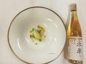 Orelys Schokolade-Passionsfrucht-Gurke - Schokoladenmousse, Passionsfruchtcreme, Gurkensorbet & Sablée